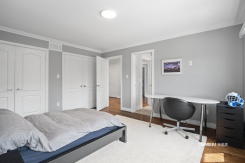 60 Munro Blvd