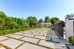 1124 Summit Dr.