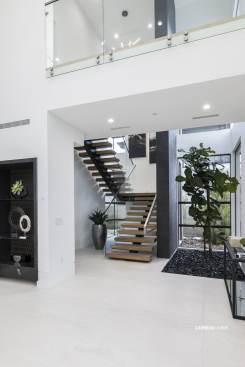 12 Rainbow Point Place