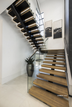 12 Rainbow Point Place