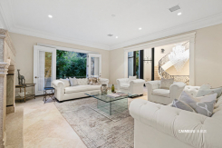 1350 Benedict Canyon Dr