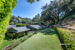 2559 Hutton Dr