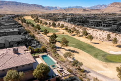 30 Meadowhawk Lane