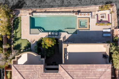 30 Meadowhawk Lane