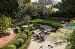 40 Crescent Dr
