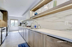 439 N Doheny Dr 204