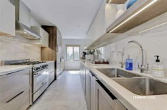 439 N Doheny Dr 204