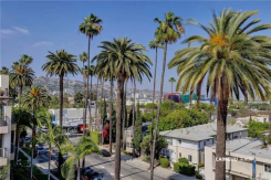 439 N Doheny Dr 204