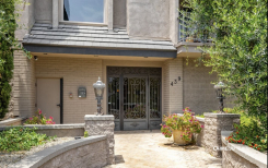 439 N Doheny Dr 204