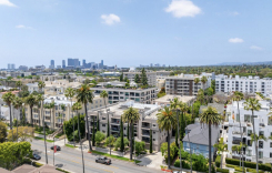 439 N Doheny Dr 204