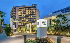 439 N Doheny Dr 204
