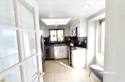 439 N Doheny Dr. 302