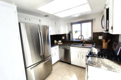 439 N Doheny Dr. 302