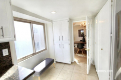 439 N Doheny Dr. 302