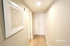 439 N Doheny Dr. 302