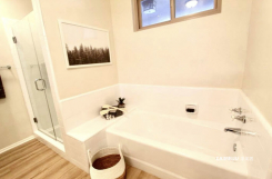 439 N Doheny Dr. 302