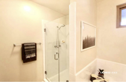 439 N Doheny Dr. 302