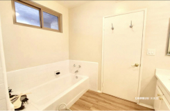 439 N Doheny Dr. 302
