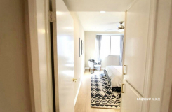 439 N Doheny Dr. 302