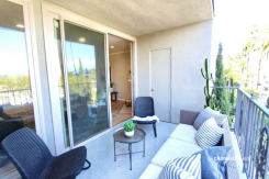 439 N Doheny Dr. 302