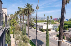 439 N Doheny Dr. 302