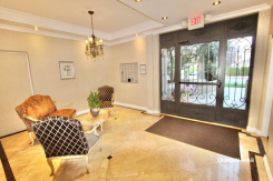 439 N Doheny Dr. 302