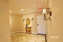 439 N Doheny Dr. 302