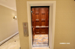 439 N Doheny Dr. 302