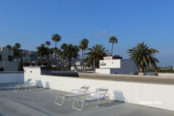439 N Doheny Dr. 302