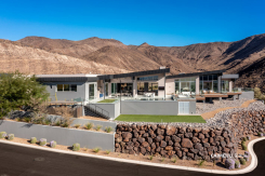 672 Overlook Rim Drive
