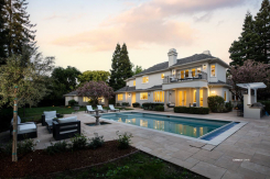68 Almendral Ave