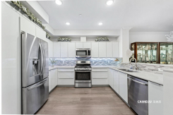 5253 Vantage Ave 202