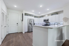 5253 Vantage Ave 202