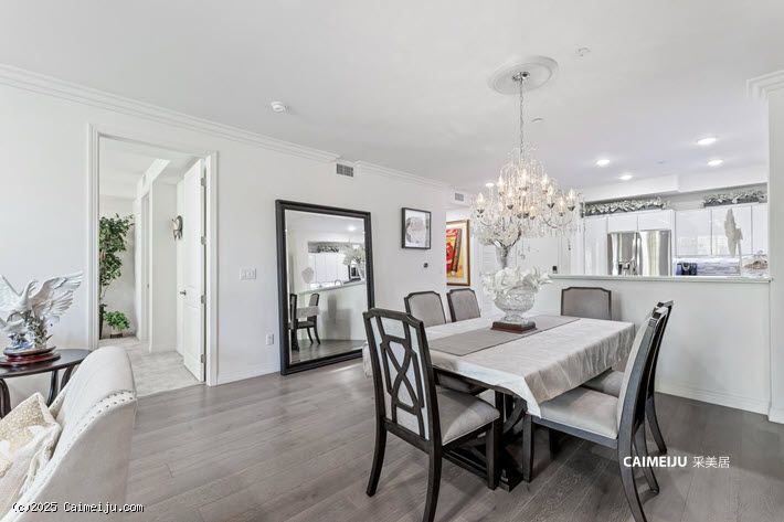 5253 Vantage Ave 202