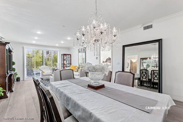 5253 Vantage Ave 202