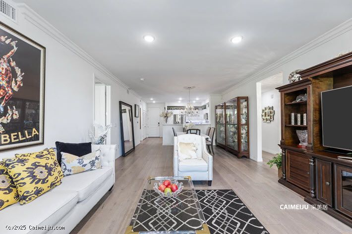 5253 Vantage Ave 202