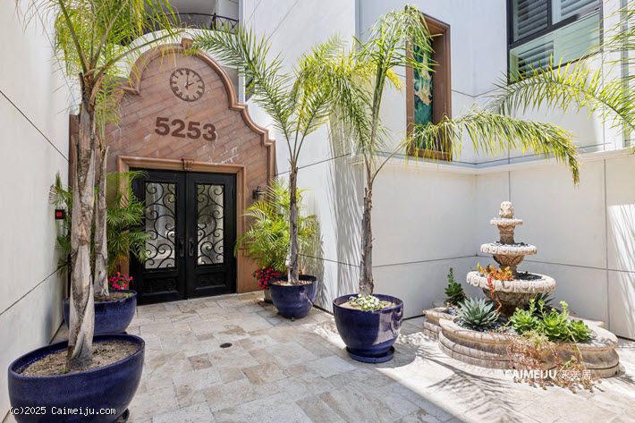 5253 Vantage Ave 202