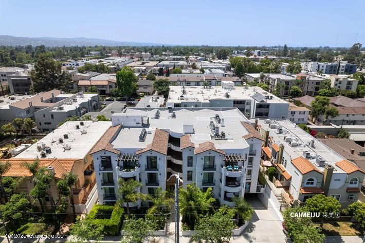 5253 Vantage Ave 202