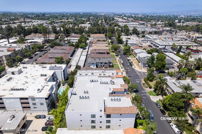 5253 Vantage Ave 202