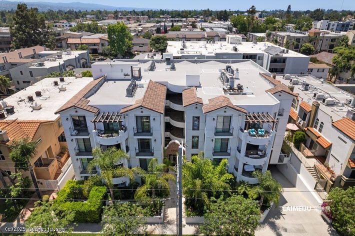 5253 Vantage Ave 202