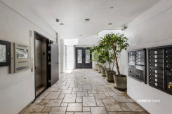 5253 Vantage Ave 202