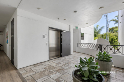 5253 Vantage Ave 202