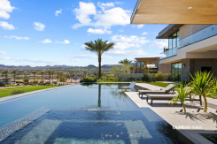 12 Rainbow Point Place