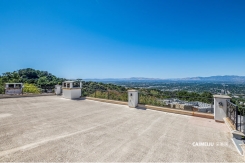 13319 Mulholland Drive