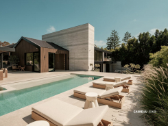 2555 La Mesa