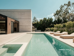 2555 La Mesa