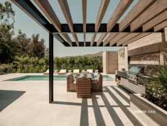 2555 La Mesa