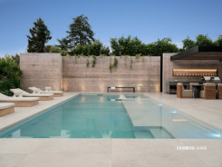 2555 La Mesa