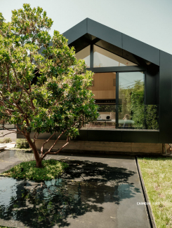 2555 La Mesa