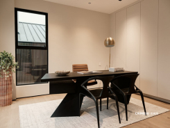 2555 La Mesa